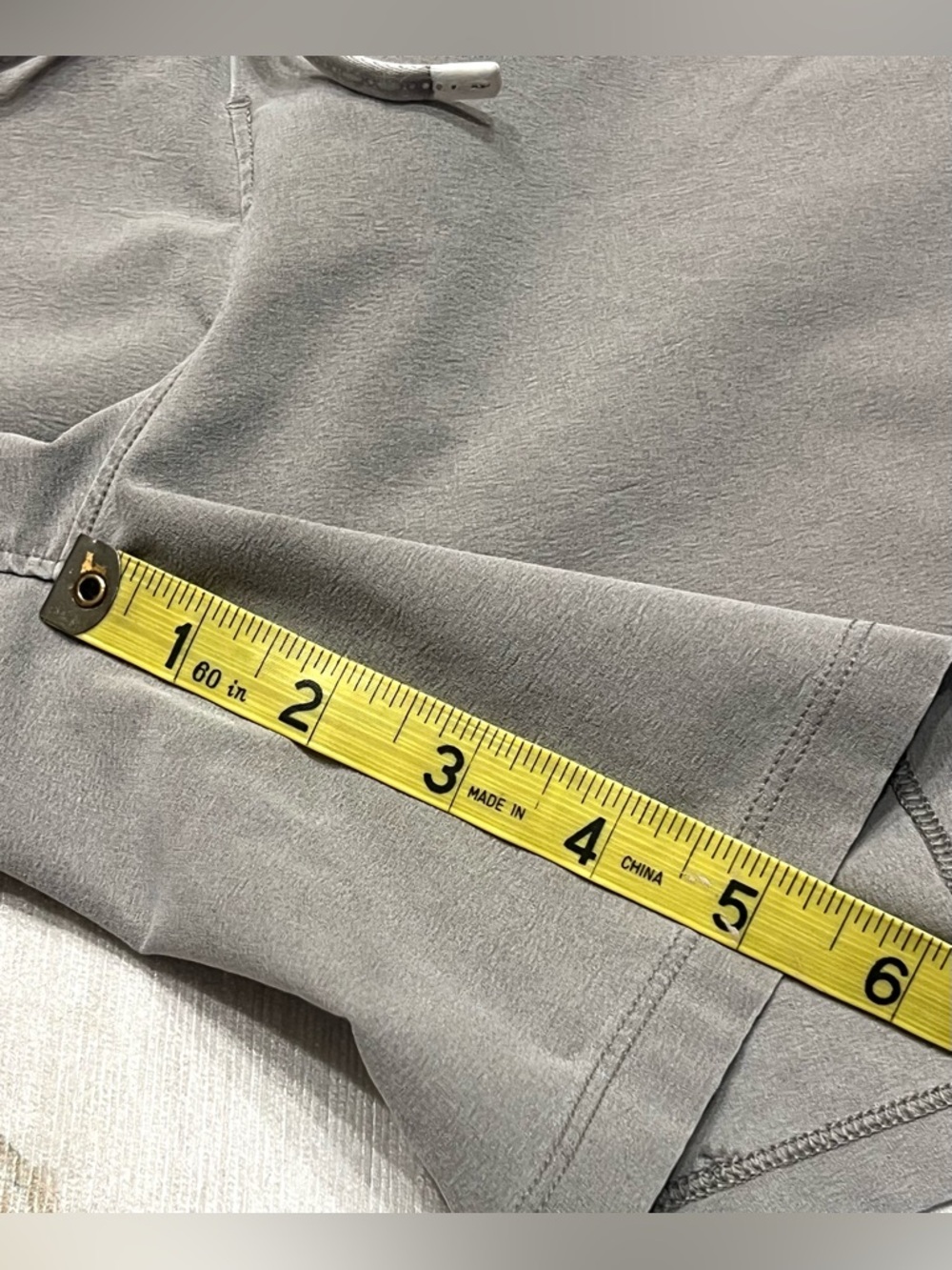 Lululemon Men’s Linerless Swim Short 5” Gray Dye Size XL - Picture 4 of 5